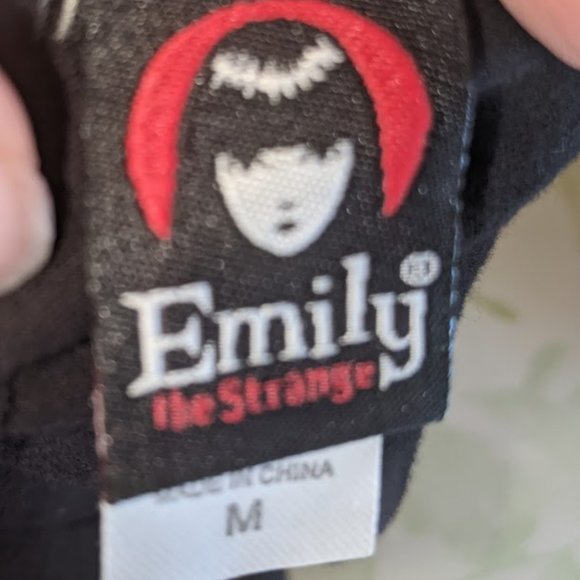 EMILY THE STRANGE 2006 Black Red Cotton V-Neck  T-Shirt-Size Medium NWOT  NEW - Picture 4 of 4
